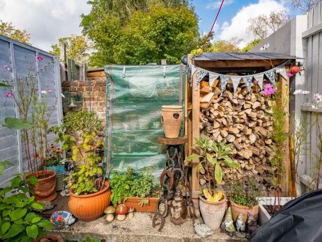 1 bed house for sale