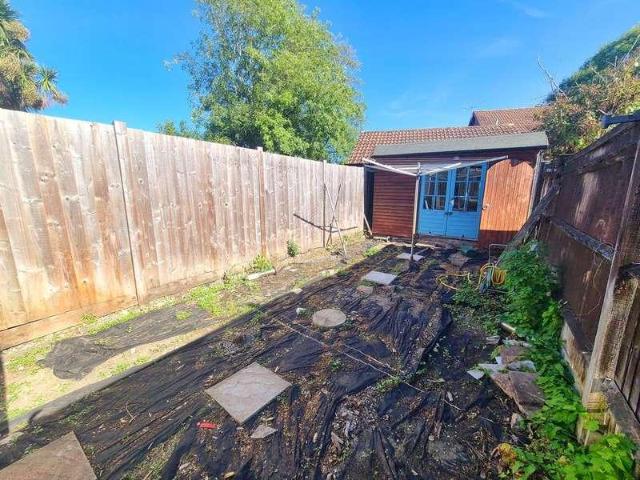 1 bed house for sale
