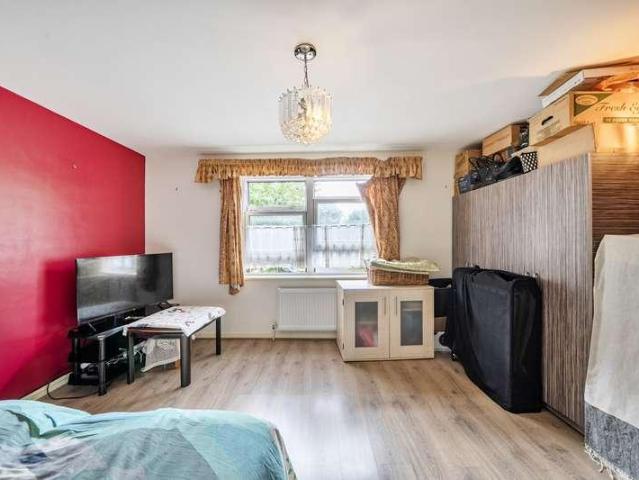 1 bed house for sale