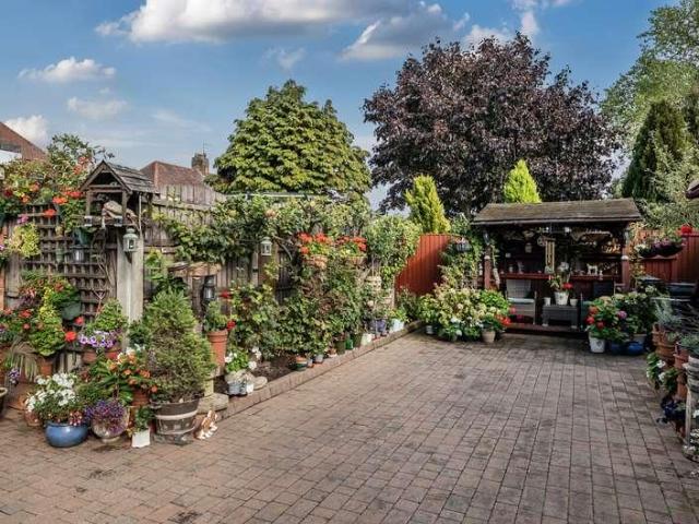 1 bed house for sale