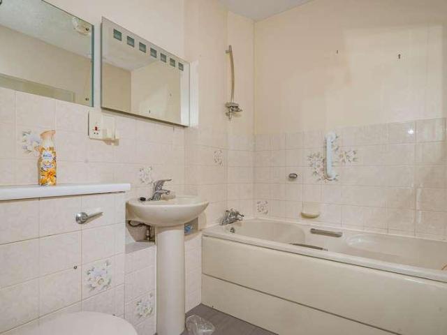 1 bed house for sale