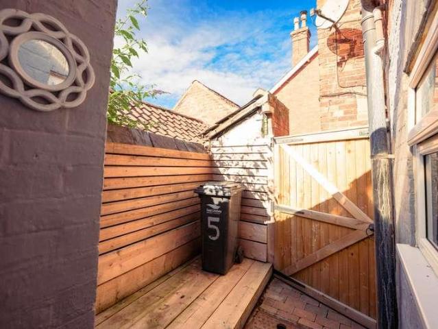 1 bed house for sale