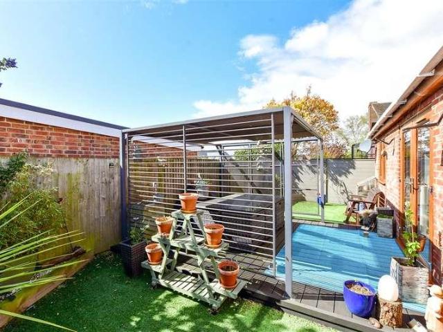 1 bed house for sale