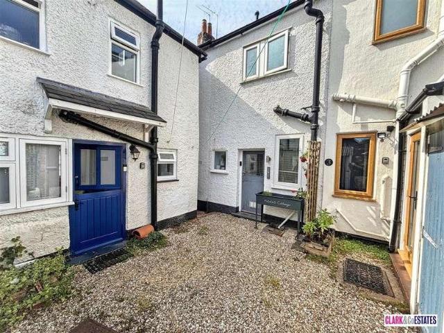 1 bed house for sale