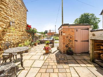 1 bed house for sale