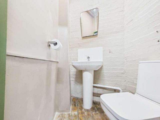 1 bed house for sale