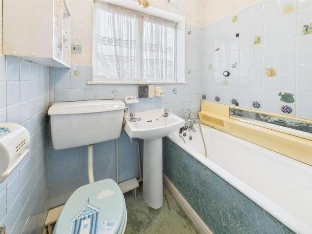 1 bed house for sale