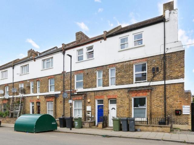 1 bed house for sale