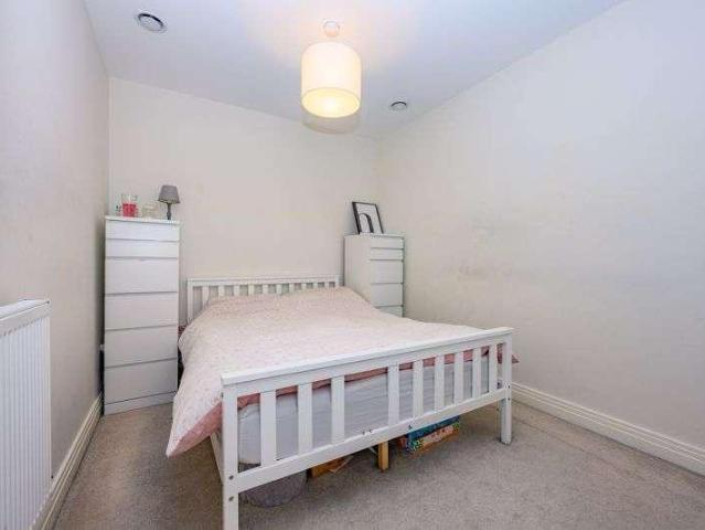 1 bed house for sale