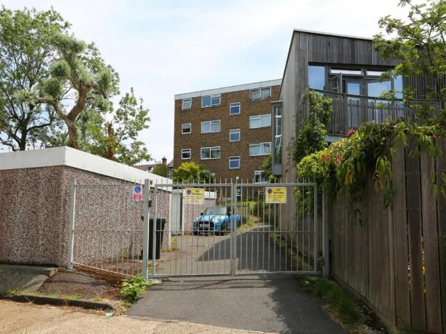 1 bed house for sale