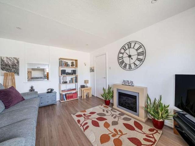 1 bed house for sale
