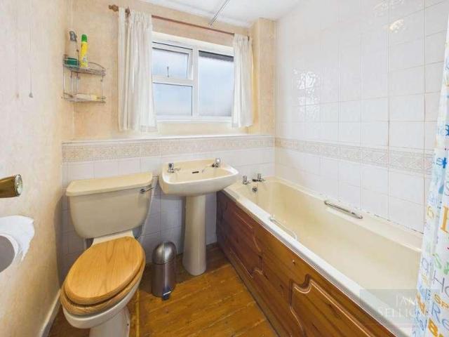 1 bed house for sale