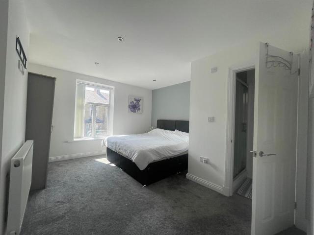 1 bed house share to rent in Burnley Road, Burnley, BB10