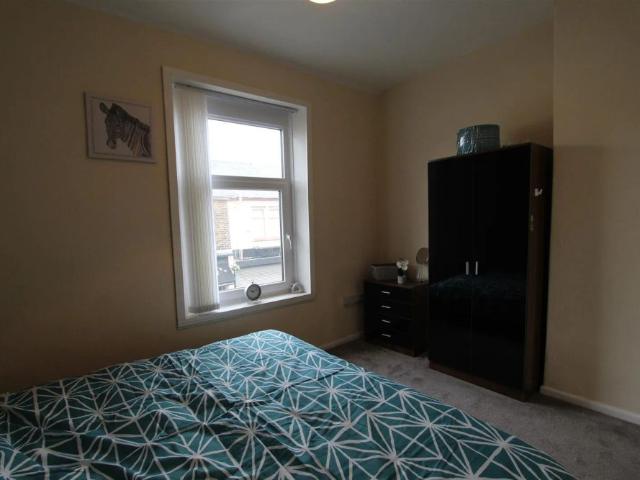 1 bed house share to rent in Briercliffe Road, Burnley, BB10