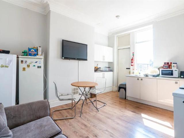 1 bed house share to rent in Chillingham Road, Heaton, NE6