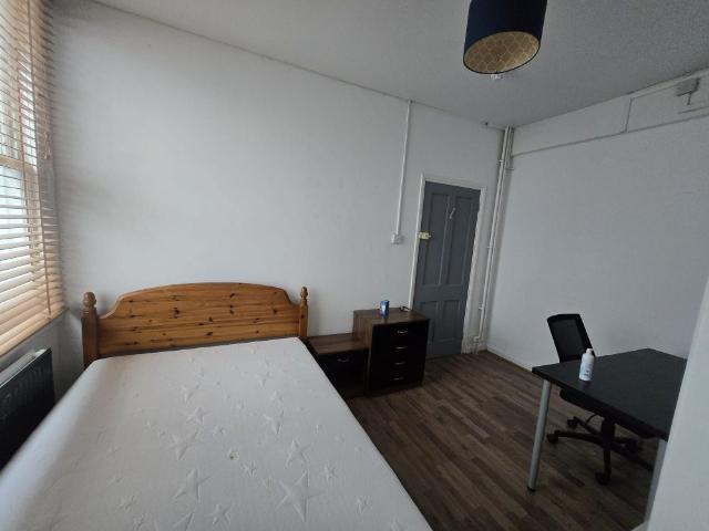1 bed house share to rent in Denmark Steet, Central Bristol