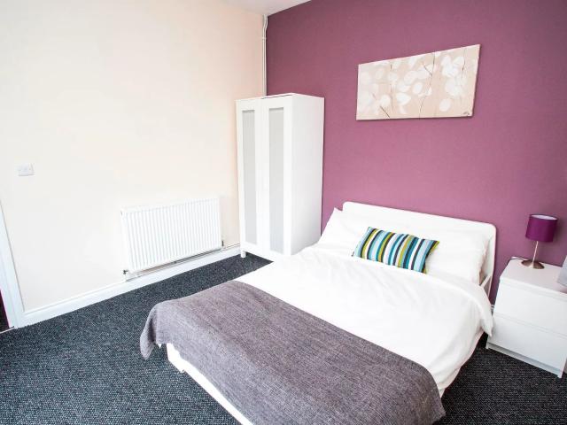1 bed house share to rent in Double Room, Ground Floor, Locking Road