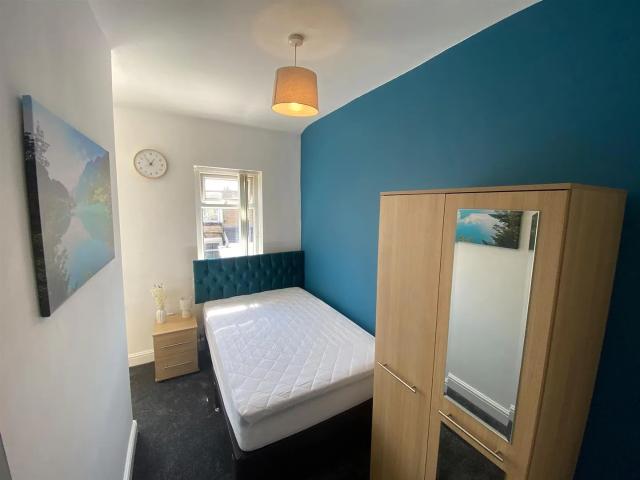 1 bed house share to rent in Prestwich Street, Burnley, BB11