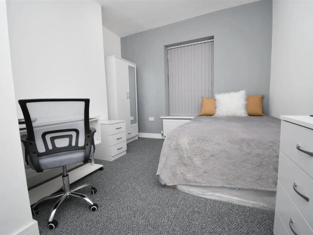 1 bed house share to rent in Queensberry Road, Burnley, BB11