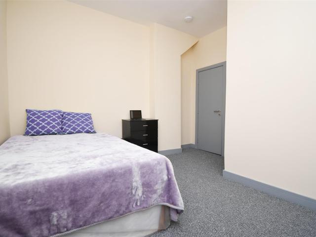 1 bed house share to rent in Renshaw Street, Burnley, BB10