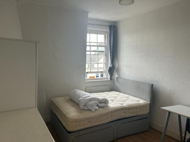 1 Bed House share For Rent