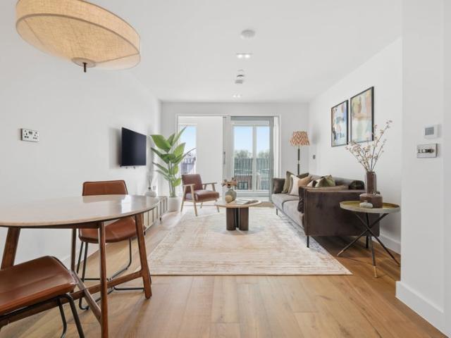 1 bed Limehouse Suites, E1
