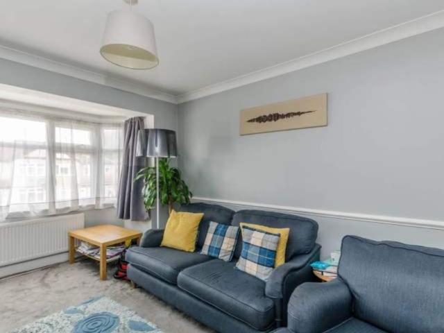 1 Bed Maisonette, Weald Lane, HA3