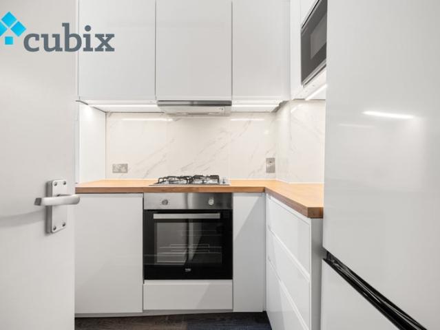 1 bed near London Bridge newly refurbished