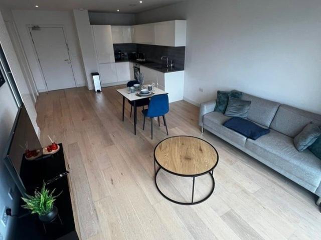 1 Bed Penthouse, Clipper St, E16