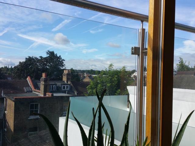 1 bed Penthouse flat 4min walk to Brixton Tube