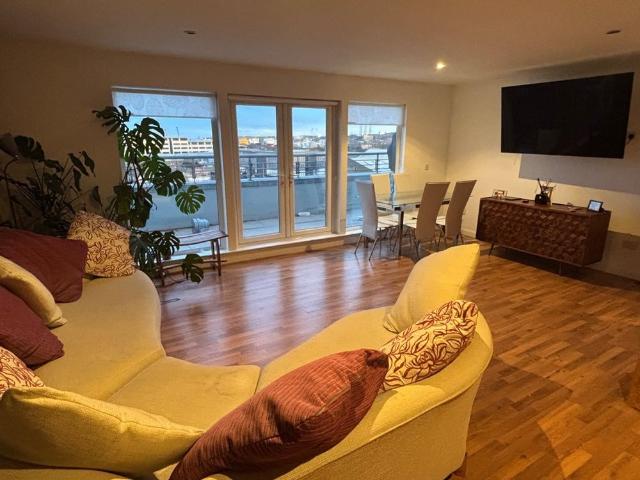 1 Bed Penthouse, Portland St, AB11