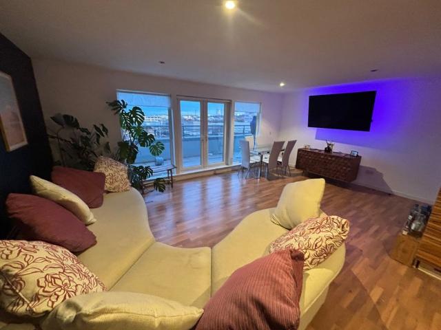 1 Bed Penthouse, Portland St, AB11