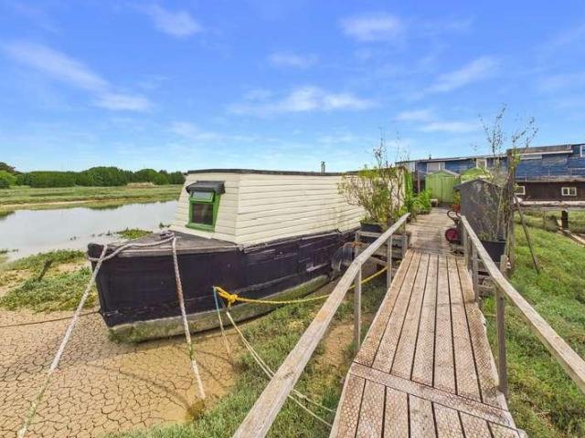 1 bed house for sale
