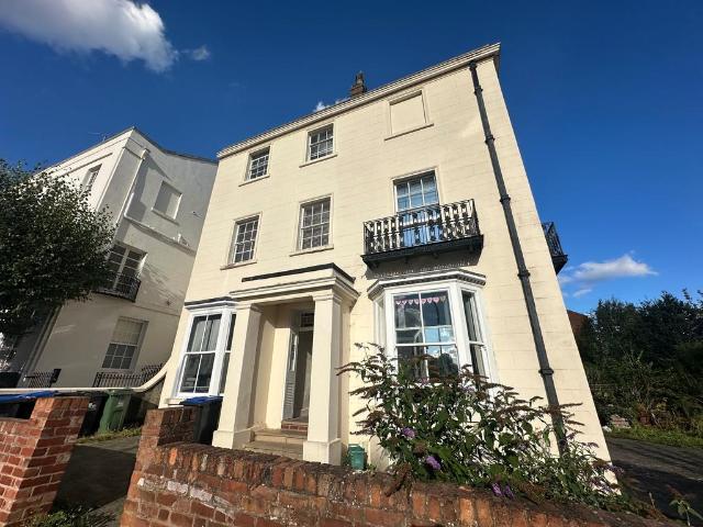 1 bed student flat, Dale Street, CV32. 1 bed flat to rent £1,100 pcm £254 pw