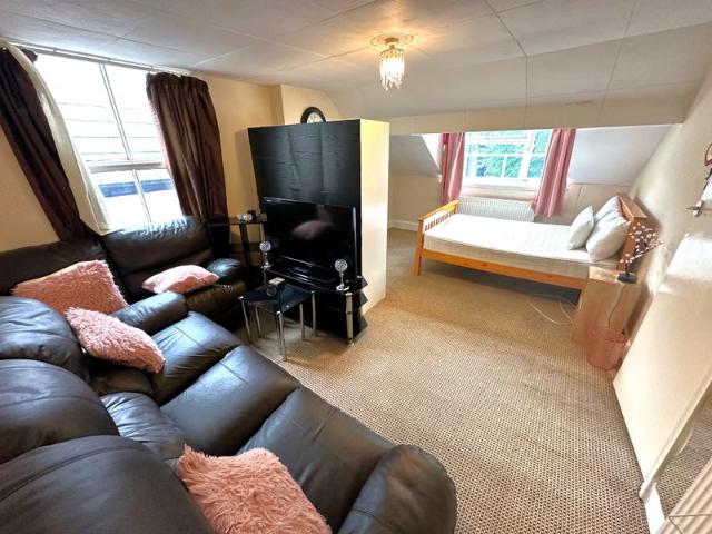 1 bed studio flat