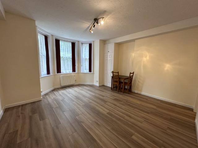1 bed studio flat to rent in Durley Gardens, Bournemouth, BH2