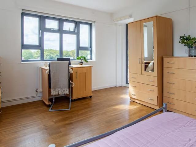 1 bed studio flat to rent in Surrey Quays Landale House, 101 Lower Road, London