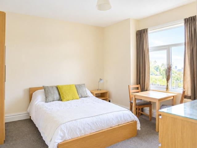 1 Bed studio. Wi Fi included. Garden. Parking