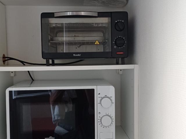 1 bed studio to let in charges