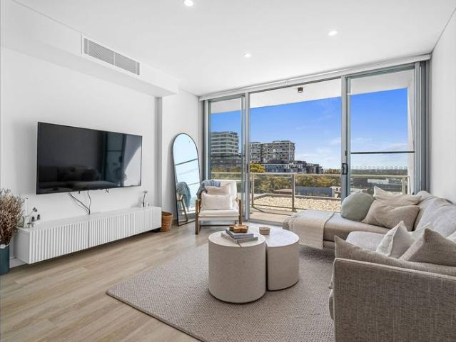 1 Bed + Study with Panoramic Views
