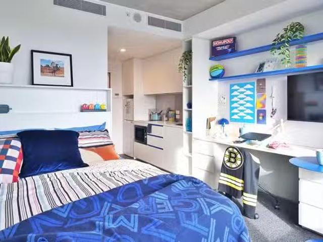 1 Bed Suite