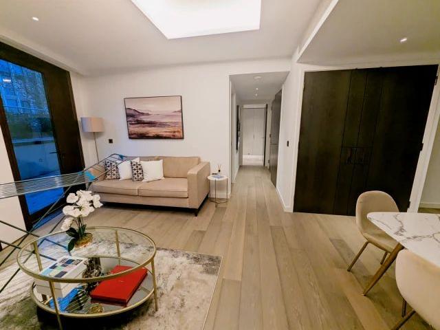 1 Bedroom 1.5 Bathroom Flat2706