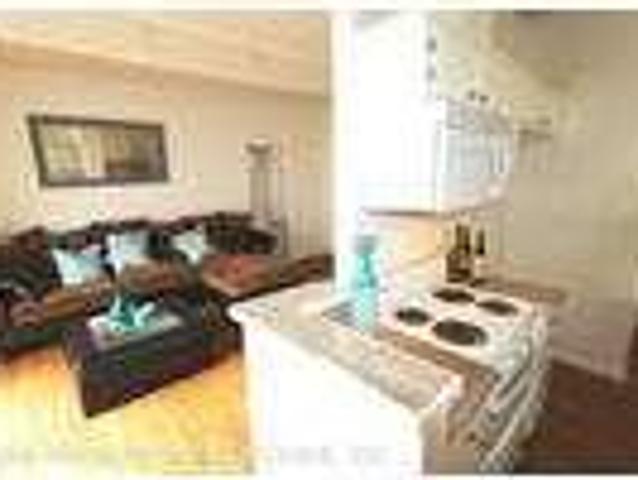 1 Bedroom 1 Bath In Tarzana CA 91356