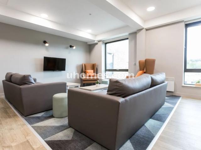 1 Bedroom, 1 Bathroom