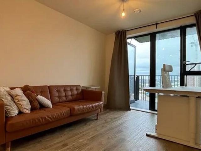 1 Bedroom 1 Bathroom Flat97