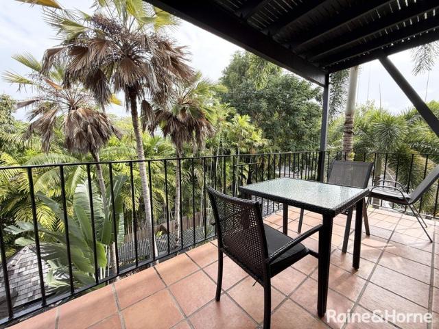 1 BEDROOM: 1 BATHROOM: FULLY FURNISHED: CLOSE TO TOWN & BEACH: RESORT STYLE LIVING