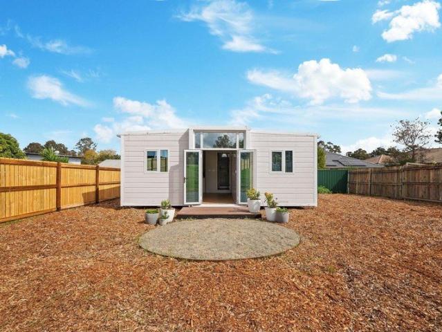 1 BEDROOM, 1 BATHROOM HOME WITH AIR CON!