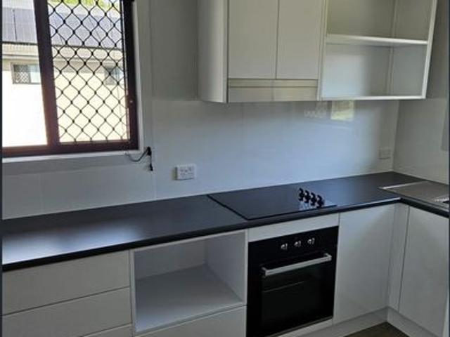 1 bedroom, 1 ensuite bathroom, full kitchen open plan lounge unit for rent