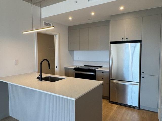 1 Bedroom 200 Avenue Dorval, Dorval