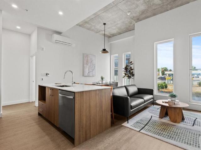 1 Bedroom 220 Boulevard Harwood, Vaudreuil Dorion